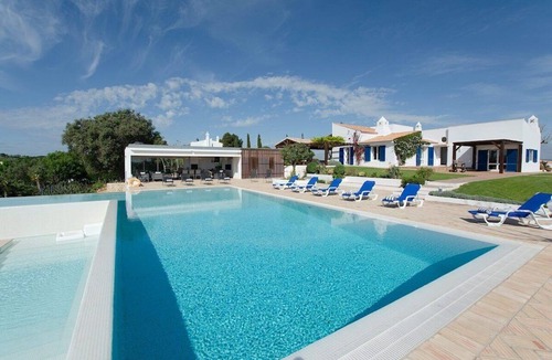 Lagos Villa | Villa Alfarrobeira - Superb cliffside beach villa overlooking Lagos Marina with outdoor kitchen