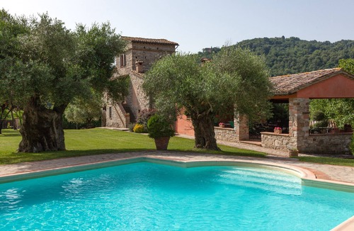 Acqua Loreto Villa | VILLA ALTEA. Large groups, family friendly, large garden, jet stream pool