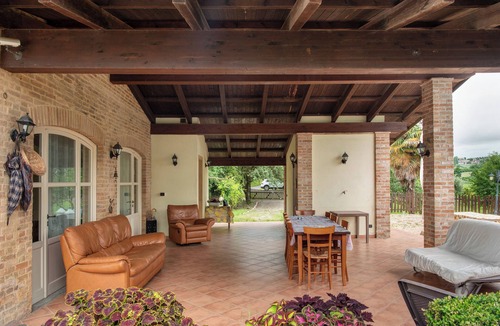 Costigliole d'Asti Villa | Villa 'Arneis' with Shared Pool, Private Terrace and Wi-Fi