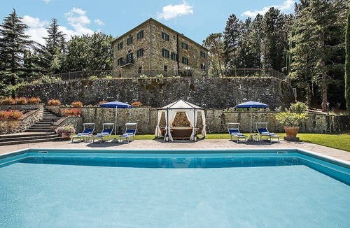 Ripoli Villa | Villa Belgarbo: A charming and bright two-story villa situated in an elegant eighteenth-century building, with Free WI-FI.