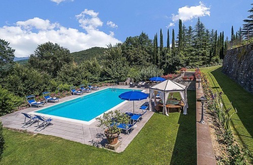 Ripoli Villa | Villa Belgarbo: A charming and bright two-story villa situated in an elegant eighteenth-century building, with Free WI-FI.