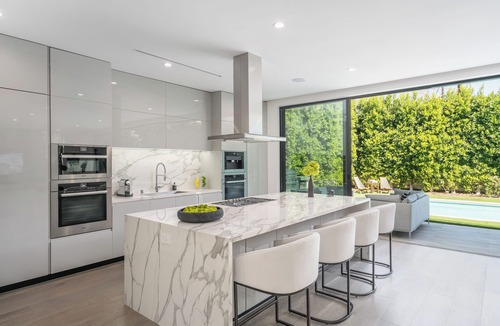 Beverly Hills Villa | Villa Bond by LuxJB 🏆 Hotel-Level Service 🏆 New Modern Estate