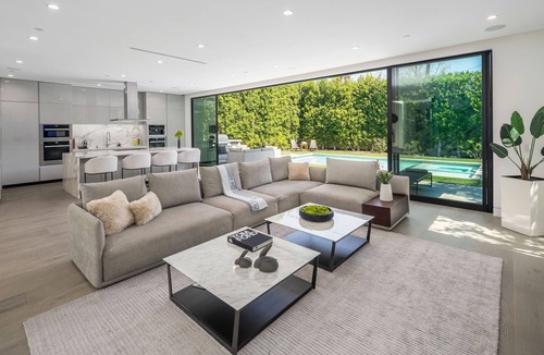 Beverly Hills Villa | Villa Bond by LuxJB 🏆 Hotel-Level Service 🏆 New Modern Estate