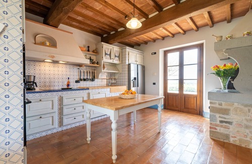 Marciano della Chiana Villa | Villa 'Boschi Salviati' with Private Pool, Whirpool, Wi-Fi and Air Conditioning
