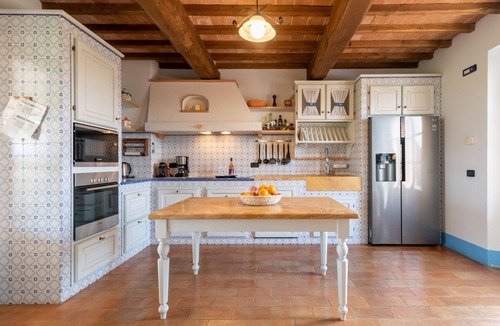 Marciano della Chiana Villa | Villa 'Boschi Salviati' with Private Pool, Whirpool, Wi-Fi and Air Conditioning