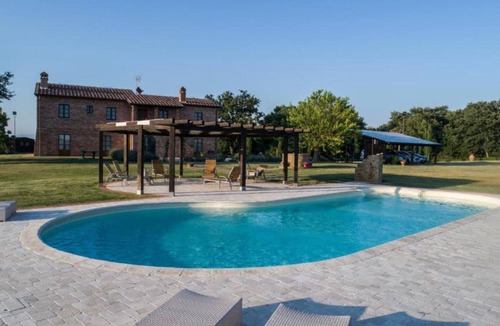 Marciano della Chiana Villa | Villa 'Boschi Salviati' with Private Pool, Whirpool, Wi-Fi and Air Conditioning