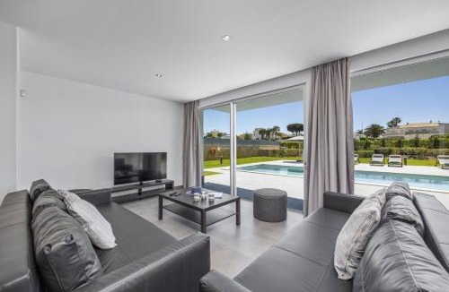 Castelo Villa | Villa Casa Gardenia by Villa Plus