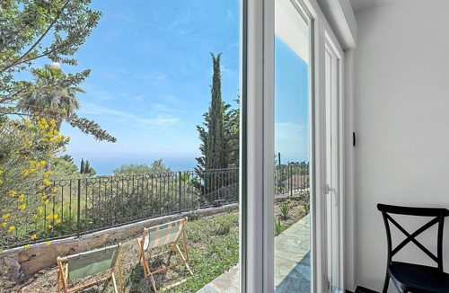 Cipressa Villa | Villa 'Casablanca' with Sea View, Wi-Fi and Air Conditioning