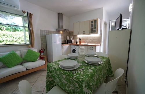 Lacona Villa | Villa Casaisoladelba 80 m. from the beach in park, parking, wi-fi, AirC