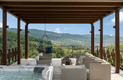 Subbiano House | Villa Castelluccio by Geco Vacation Rentals