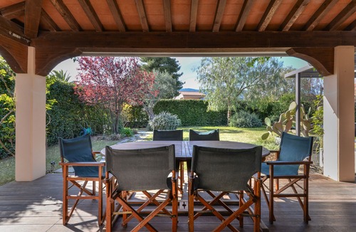 Marina di Campo Villa | Villa 'Chiuso Torto' with Private Terrace and Garden