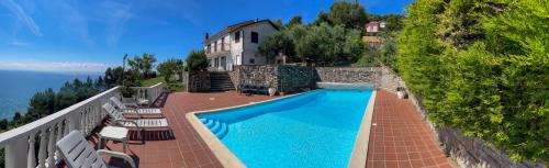 Capo Mimosa-Rollo Villa | Villa Ciacia