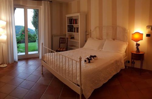 Quiliano House | Villa Claudia appartamento di prestigio in villa vista mare