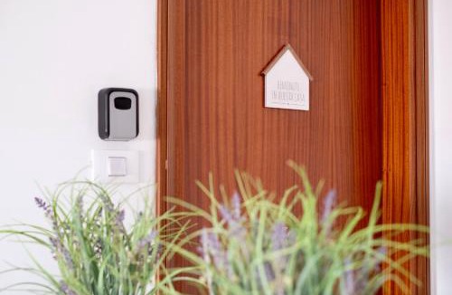 Medicina Apartment | Villa Cristina - Air Conditioning, Garden, Private Parking & Premium Beds
