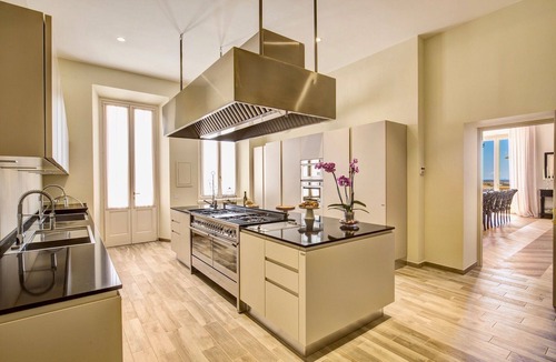 Campiglia Marittima Villa | VILLA ELEGANZA - Eight Bedroom Villa, Sleeps 16