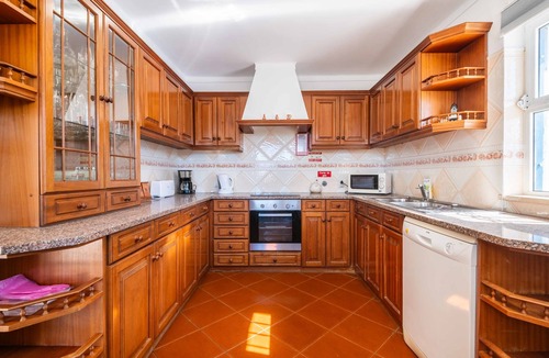 Albufeira Villa | Villa 'Eulália' with Private Pool, Wi-Fi and Air Conditioning
