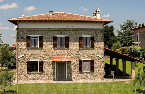 Castelnuovo di Porto Villa | Villa farmhouse North of Roma 25 min from P.za Del Popolo, train stat. Rm-Vt