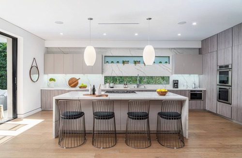 Beverly Hills Villa | Villa Fendi By LuxJB 🏆 Family Friendly 🏆 Heated Pool & Jacuzzi