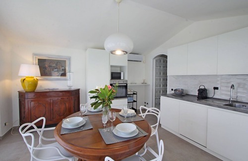 Castelnuovo Magra Villa | Villa for 8 People with Garden, A/C, 4,5km from Sea