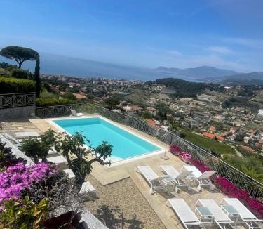 Bordighera Bed & Breakfast | Villa Gaia - Luxury Villa, pool & wellness rooms