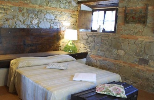 Il Poggio Villa | Villa Iza - Three Bedroom Villa, Sleeps 8