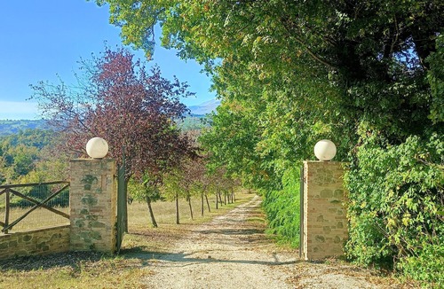 SantʼAngelo in Pontano Villa | VILLA IL RIGOGOLO - Private Pool in the Hills of the Marche Region