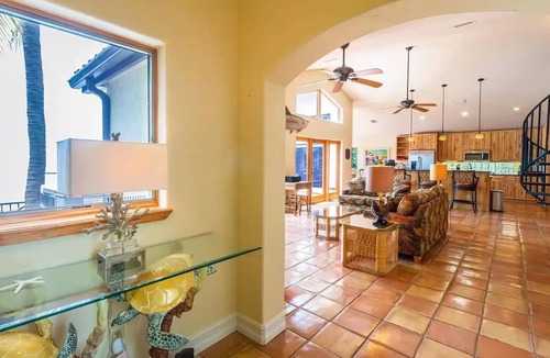 Marathon Villa | Villa IKI -Private Dock & Pool - Oceanfront 10 guests