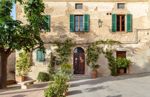Castelmuzio Villa | Villa in Castelmuzio with 5 bedrooms sleeps 9