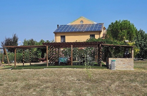 Campli Villa | Villa in Sant'onofrio-floriano with 6 bedrooms sleeps 19