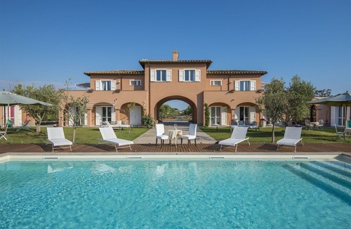 Marina Velca Villa | Villa in Marina Velca with 11 bedrooms sleeps 24