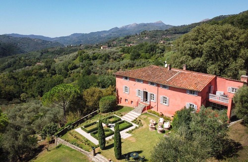 Villabuona Villa | Villa in Querce with 4 bedrooms sleeps 8