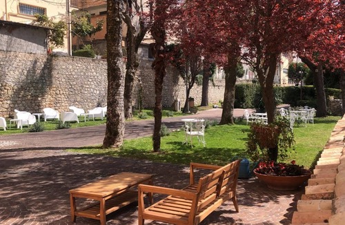 San Donato Val Di Comino Hotel | VillaGrancassa Historic home from 1853 at the foot of the National Park