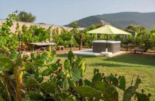 San Felice Circeo House | Villa LA CESA & Villino LA CASETTA Holiday Houses CON JACUZZI