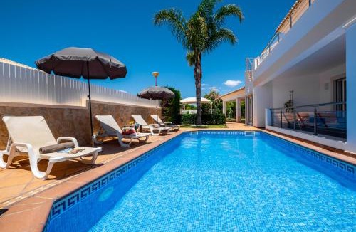 Albufeira Villa | Villa Laguna - Moradia relaxante com piscina aquecível e BBQ - Albufeira