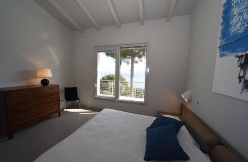 Bagno-Sprizze Villa | Villa Laura - new villa with sea view