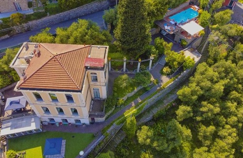 La Spezia Villa | Villa le palme-Pool, garden, terrace & sea view