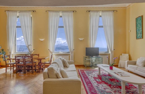 La Spezia Villa | Villa le palme-Pool, garden, terrace & sea view