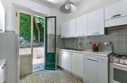 Porto Azzurro Villa | Villa le tre palme 8 beds in the center of Porto Azzurro