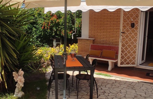 Ardea Villa | Villa Lido dei Pini garden 350sqm 3km from the sea, studio with wifi for smart work