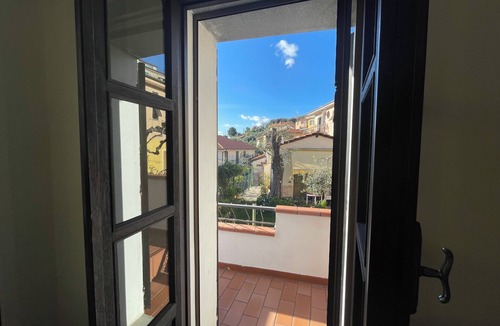 Vasia House | Villa Luisella, cozy vacation home with sea view
