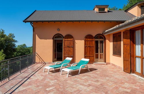 Monteluco House | Villa Marta in Spoleto, 3 Bedrooms, 2 Bathrooms, Large Sun Terrace and Garden