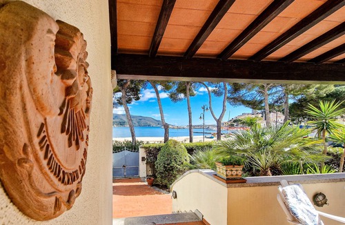 Marina di Campo Villa | Villa Mirella Seafront