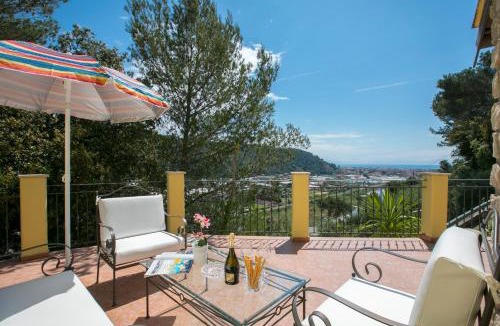 Camporosso Villa | Villa Monte Enrico - With Pool & Jacuzzi - Happy Rentals