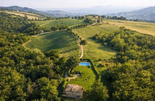 Castelraimondo Villa | VILLA NASCA - Ville Carborello