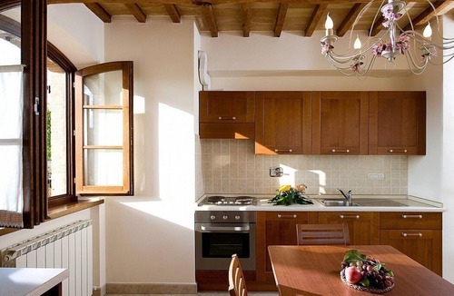 Cannara House | Villa Ornata B: A characteristic and welcoming apartment surrounded by the greenery, with Free WI-FI.