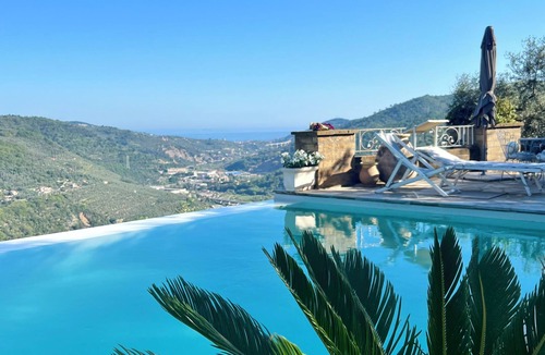 Pontedassio House | Villa Panorama da Luca, splendida terrazza con piscina riscaldata, vista mare