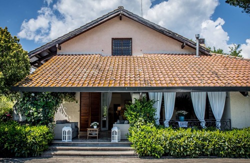 Lake Bracciano Villa | Villa pieds dans l'eau unique location with a private beach on the lake near Roma