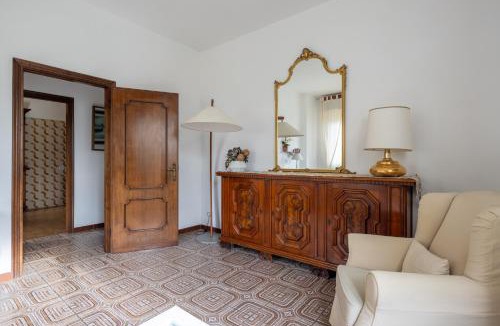 Ricco del Golfo di Spezia Apartment | Villa Pina con Giardino e piscina Appartamento in Villa in Val di Vara Cinque Terre Gateway Immerse in nature Balcony Vista vallata Hiking trails