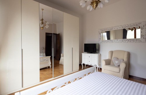 Ricco del Golfo di Spezia Apartment | Villa Pina First floor Villa Apartment 6 guests Near Cinque Terre in nature Balcony Valley View Shared pool Hiking trails