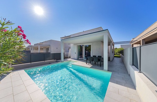 San Benedetto di Lugana Villa | Villa Prestige 15 with pool